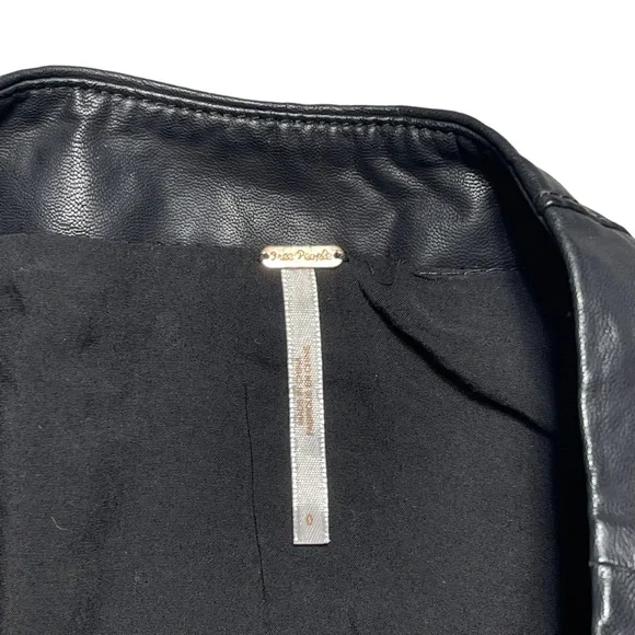 Free People Black Vegan Faux Leather "Oh Snap" Leather Mini Skirt - Size 0 - Picture 11 of 12